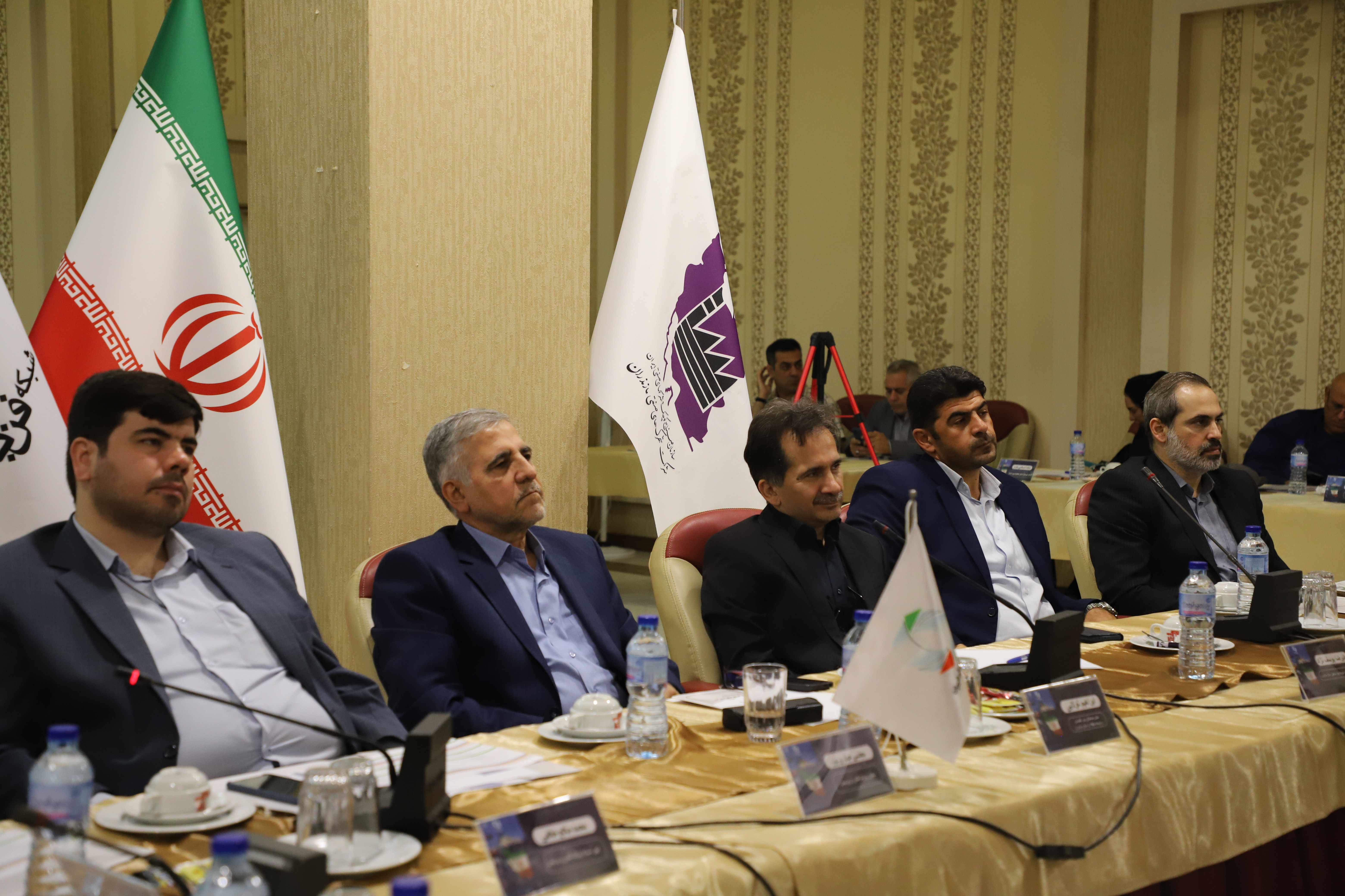 تأکید بر تثبیت دفاتر فن‌بازار، تدوین آیین‌نامه‌های حمایتی جدید و نقش فن‌بازارها در توسعه صنایع کوچک و متوسط